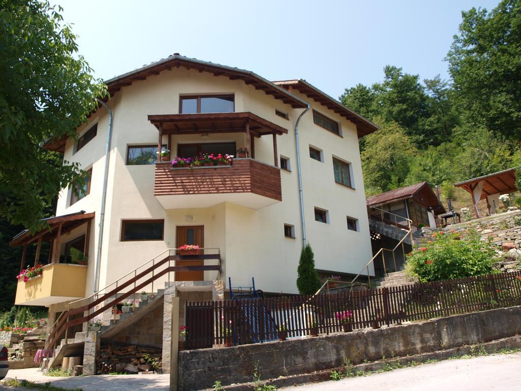 Hotel Sun House Trjavna Exteriér fotografie